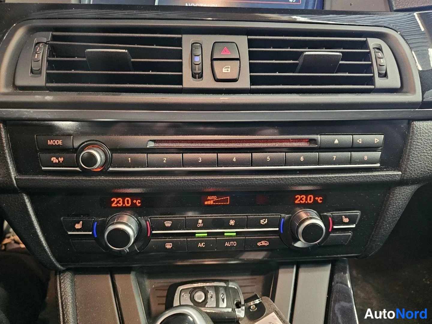 Beige BMW 520d 2012, yksityiskohta, kuva 23