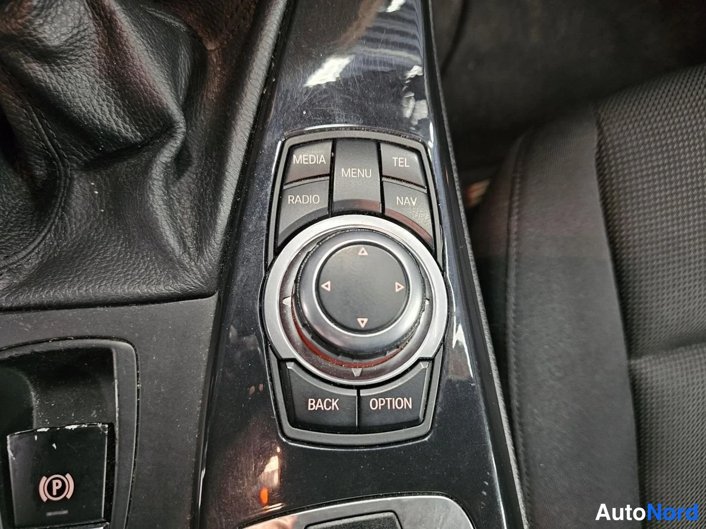 Beige BMW 520d 2012, yksityiskohta, kuva 17