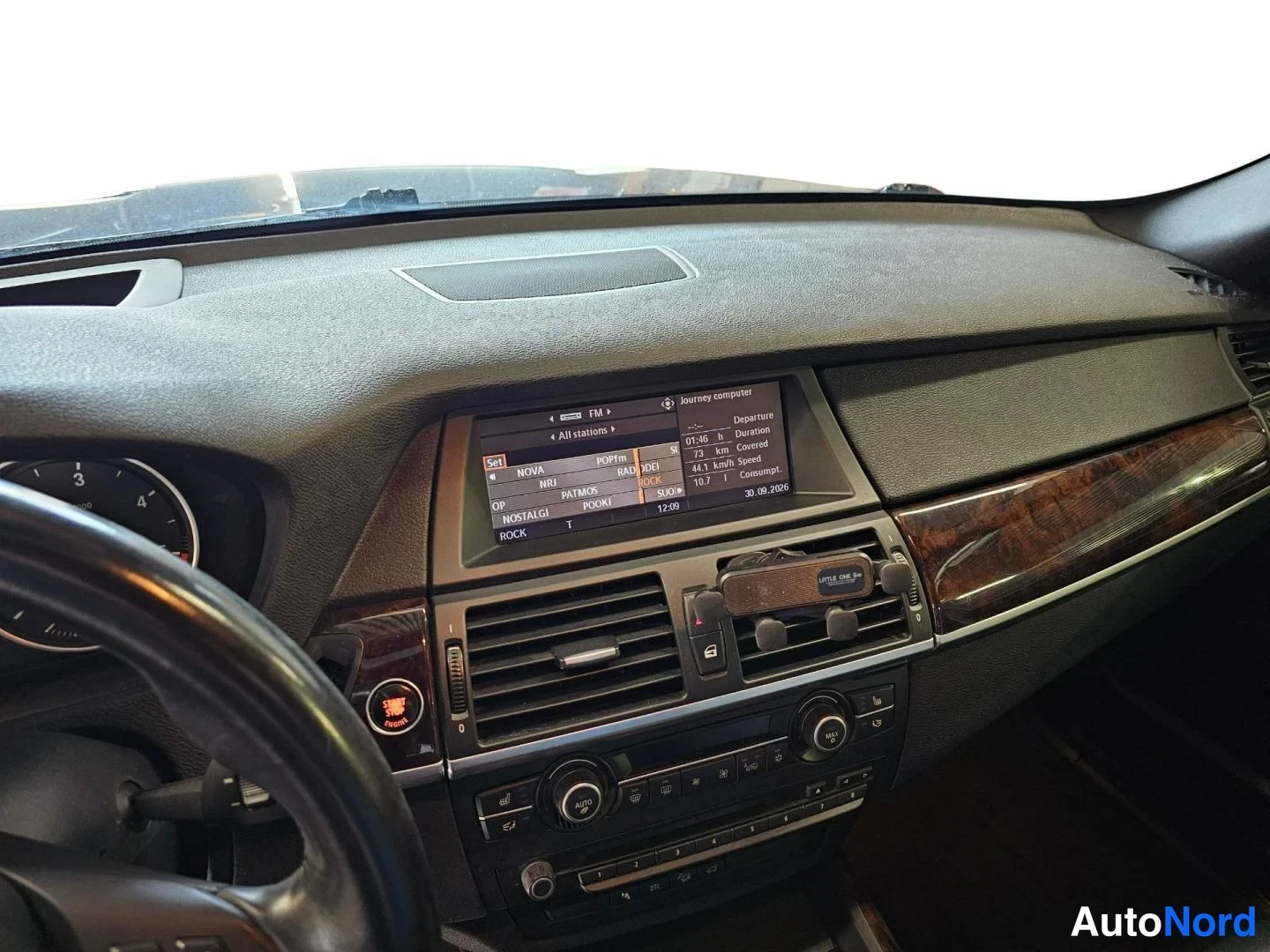 Musta BMW X5 xDrive35d 2010, ohjaamo, kuva 8