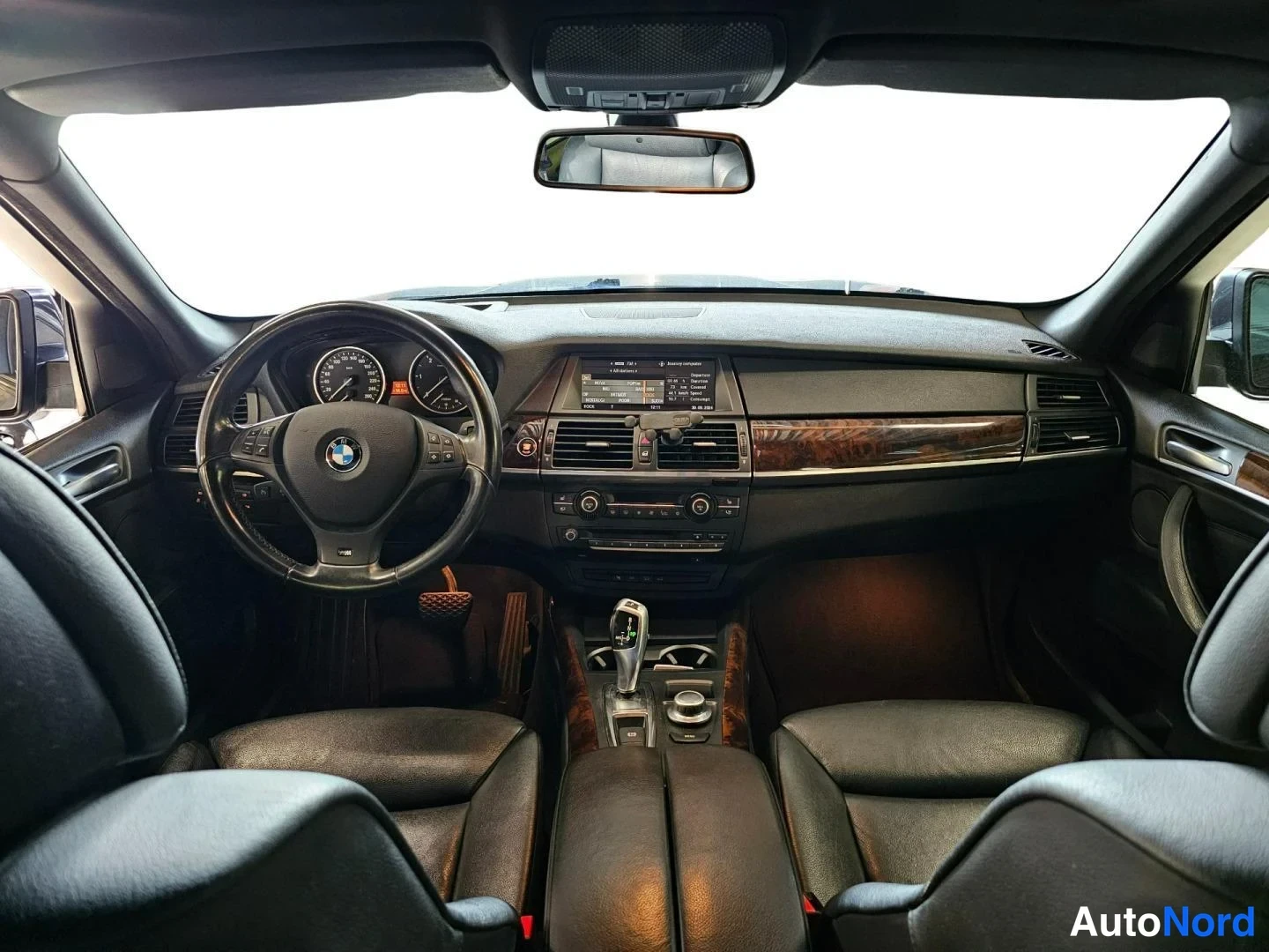 Musta BMW X5 xDrive35d 2010, ohjaamo, kuva 10