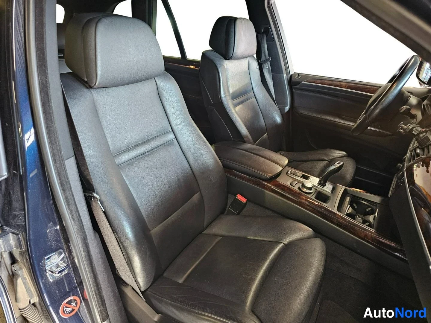 Musta BMW X5 xDrive35d 2010, etuistuimet, kuva 14