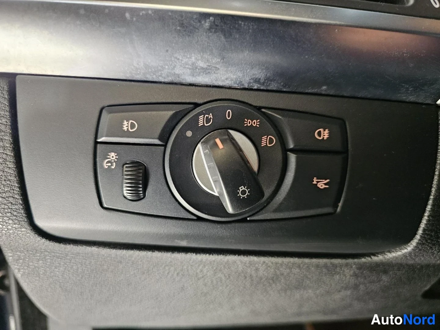 Musta BMW X5 xDrive35d 2010, yksityiskohta, kuva 17