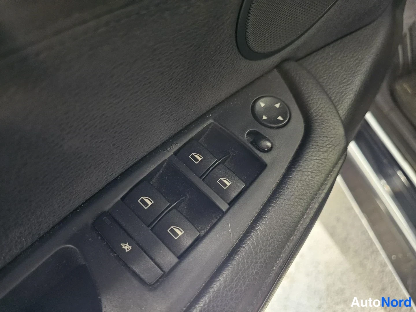Musta BMW X5 xDrive35d 2010, yksityiskohta, kuva 23