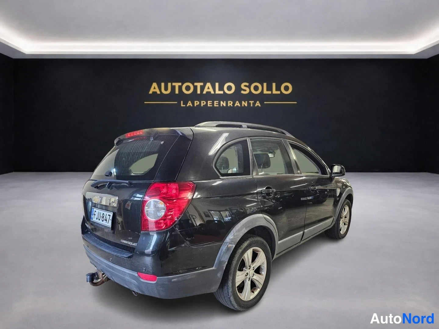 Musta Chevrolet Captiva 2010, takaviisto, kuva 5