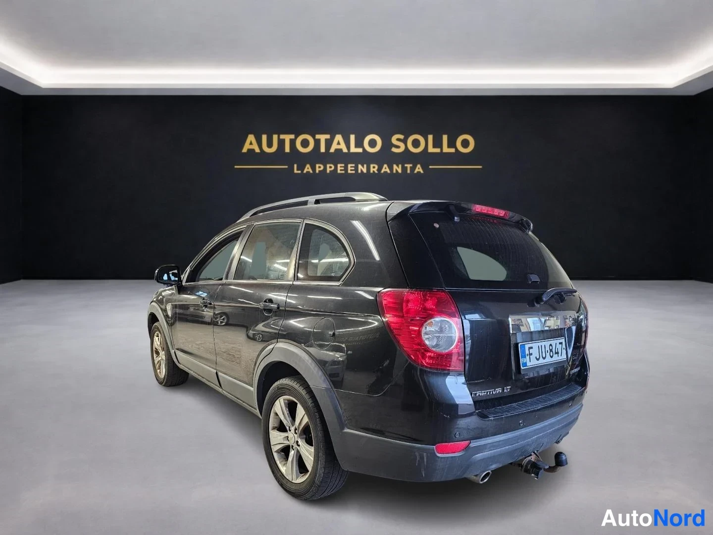 Musta Chevrolet Captiva 2010, takaviisto, kuva 4