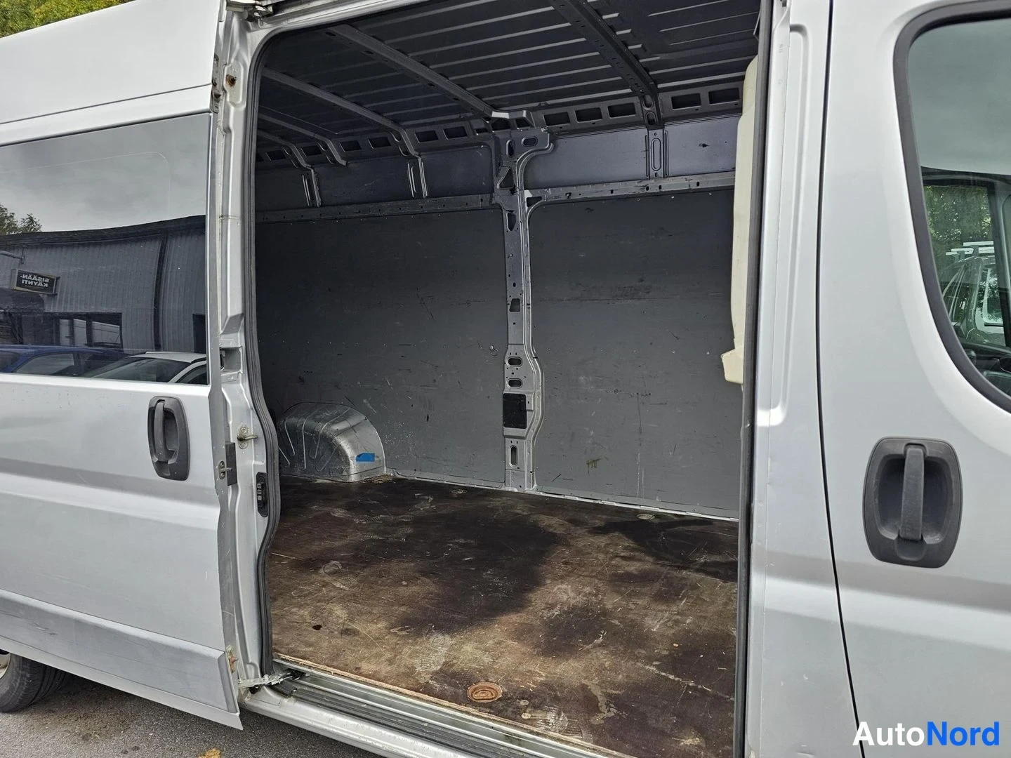 Hopea Citroen Jumper 2012, tavaratila, kuva 10