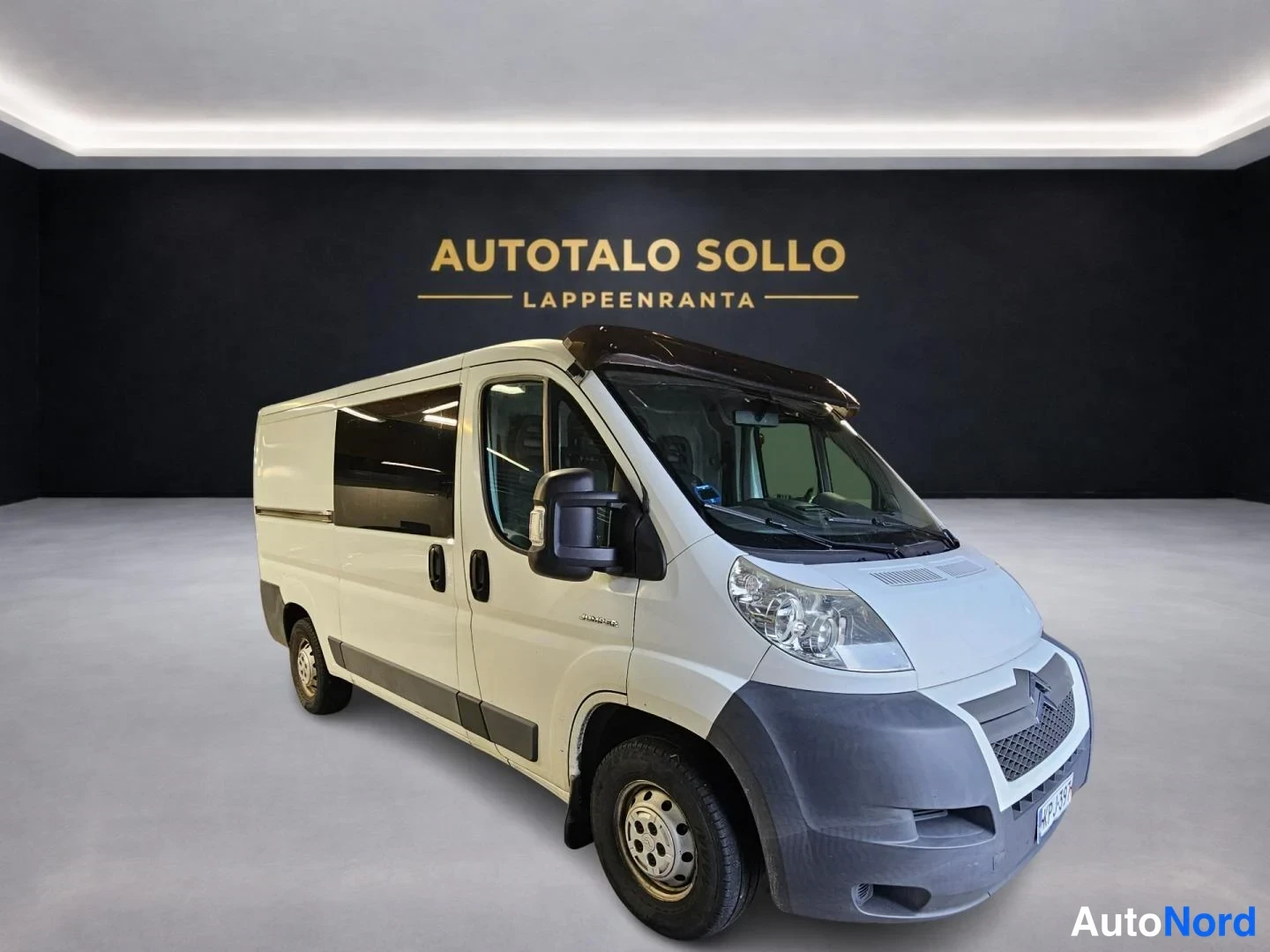 Valkoinen Citroen Jumper 2009, etuviisto, keula oikealle, kuva 2