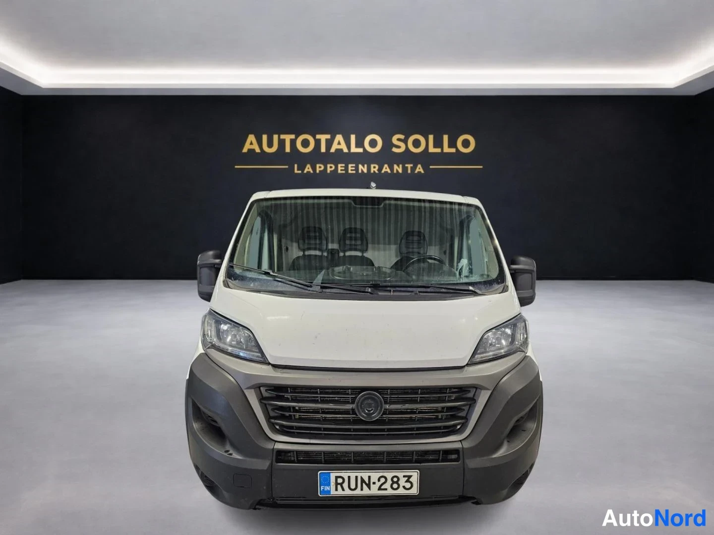 Valkoinen Fiat Ducato 2021, edestä, kuva 3