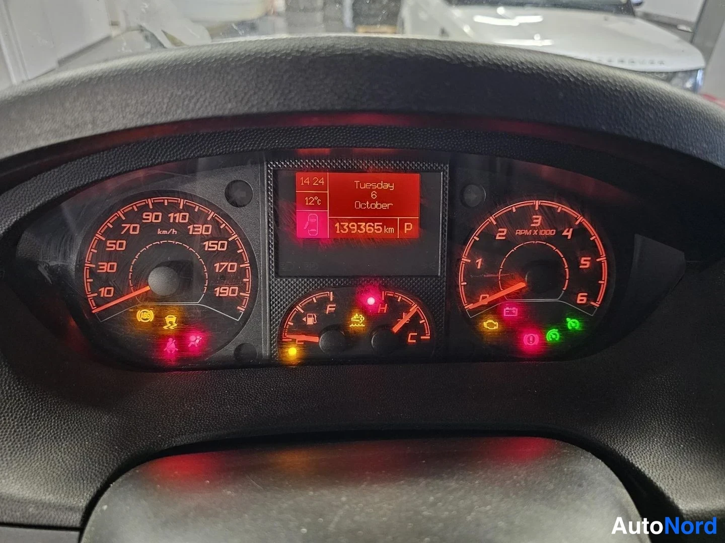 Valkoinen Fiat Ducato 2021, yksityiskohta, kuva 11