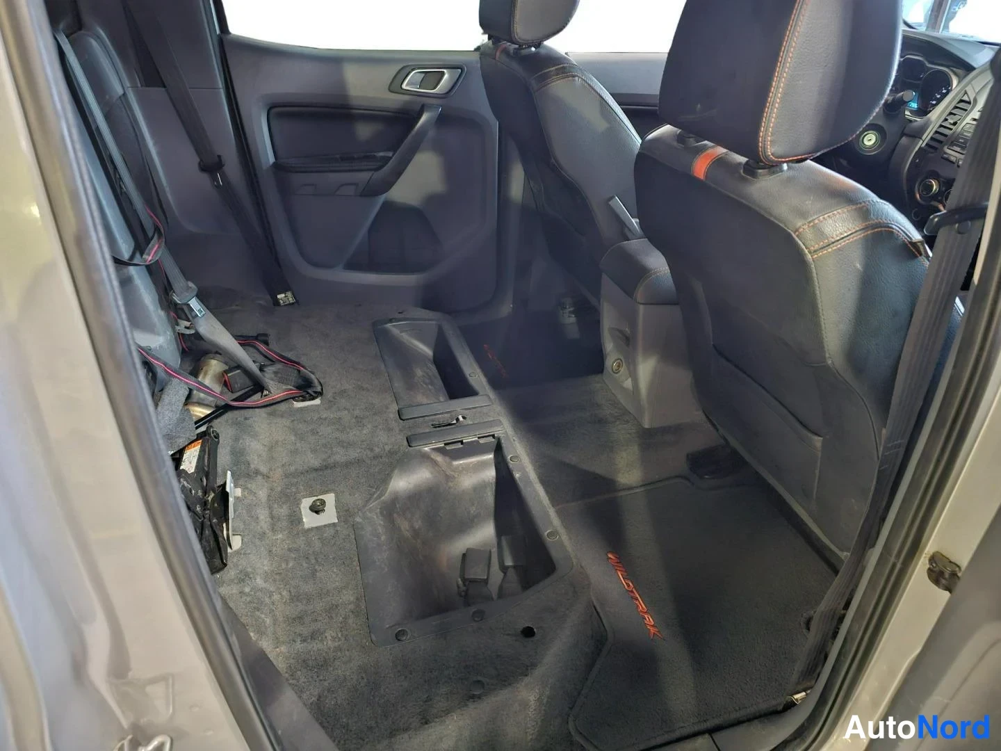 Harmaa Ford Ranger 2014, takaistuimet, kuva 14