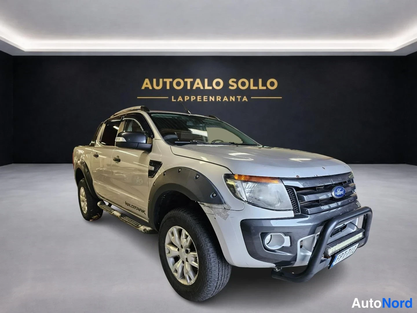 Harmaa Ford Ranger 2014, etuviisto, keula oikealle, kuva 2