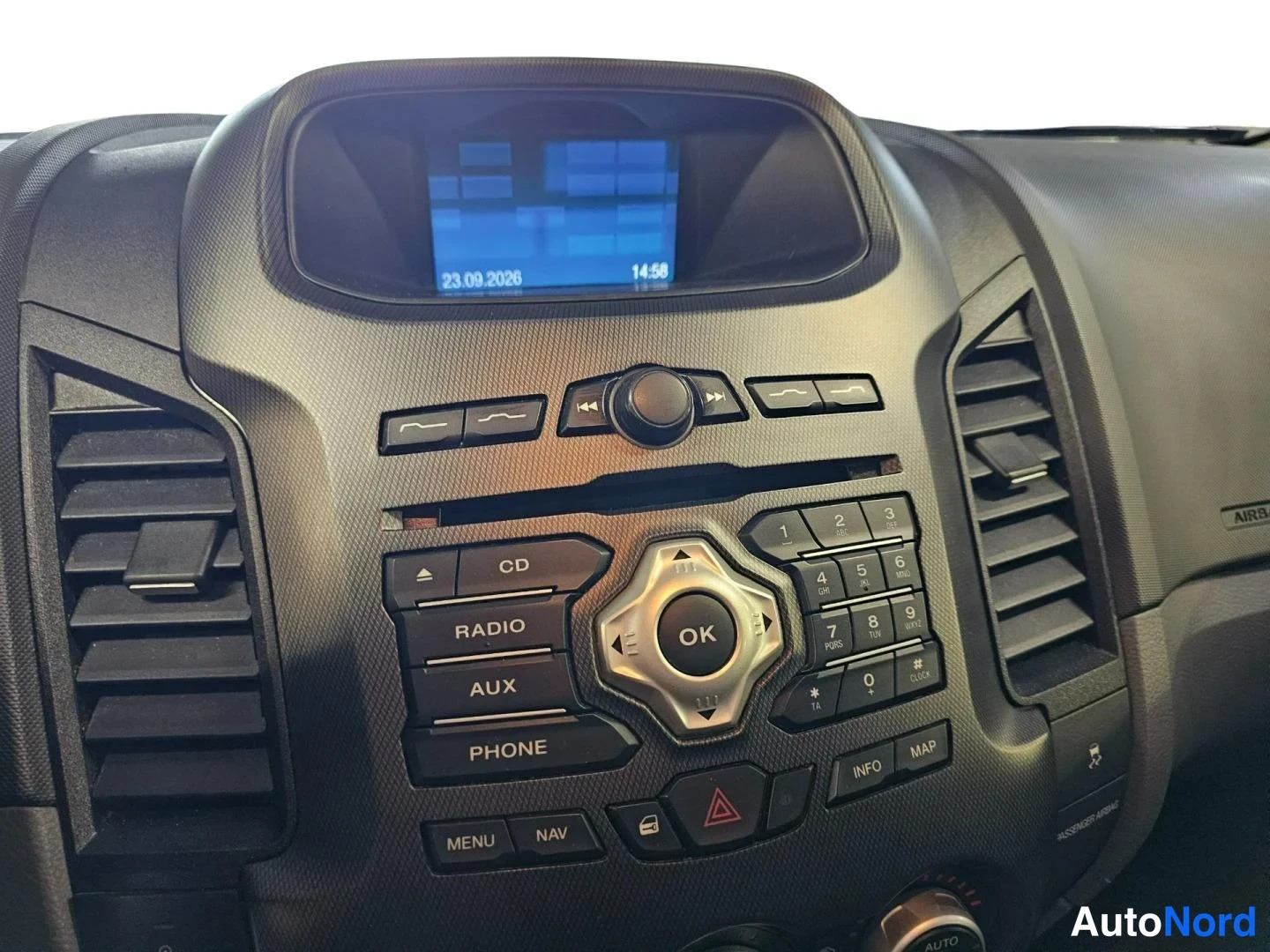 Harmaa Ford Ranger 2014, yksityiskohta, kuva 16