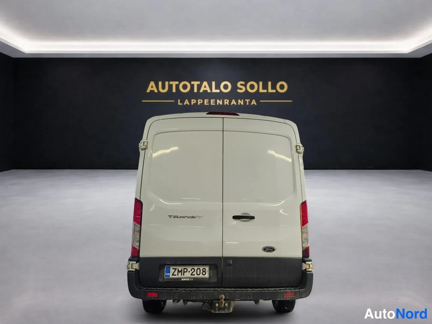 Valkoinen Ford Transit 2017, takaa, kuva 6
