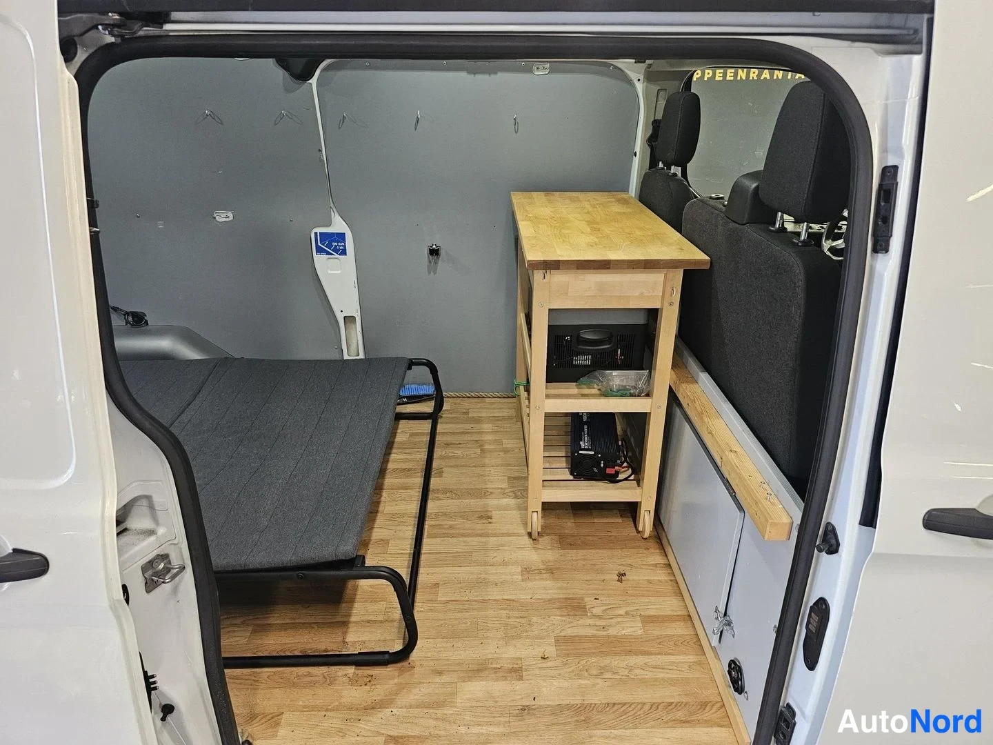 Valkoinen Ford Transit Custom 2014, tavaratila, kuva 16