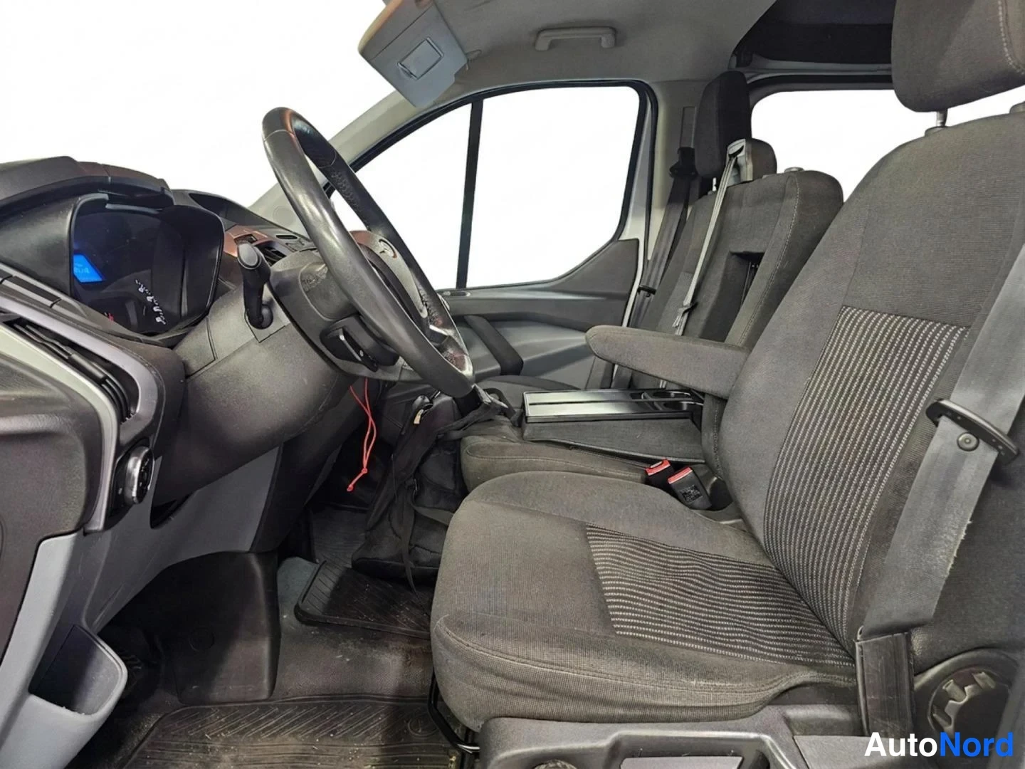 Valkoinen Ford Transit Custom 2014, etuistuimet, kuva 8