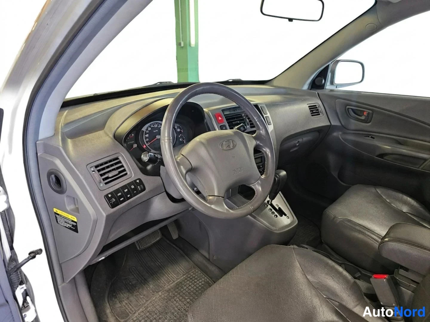Harmaa Hyundai Tucson 2006, ohjaamo, kuva 8