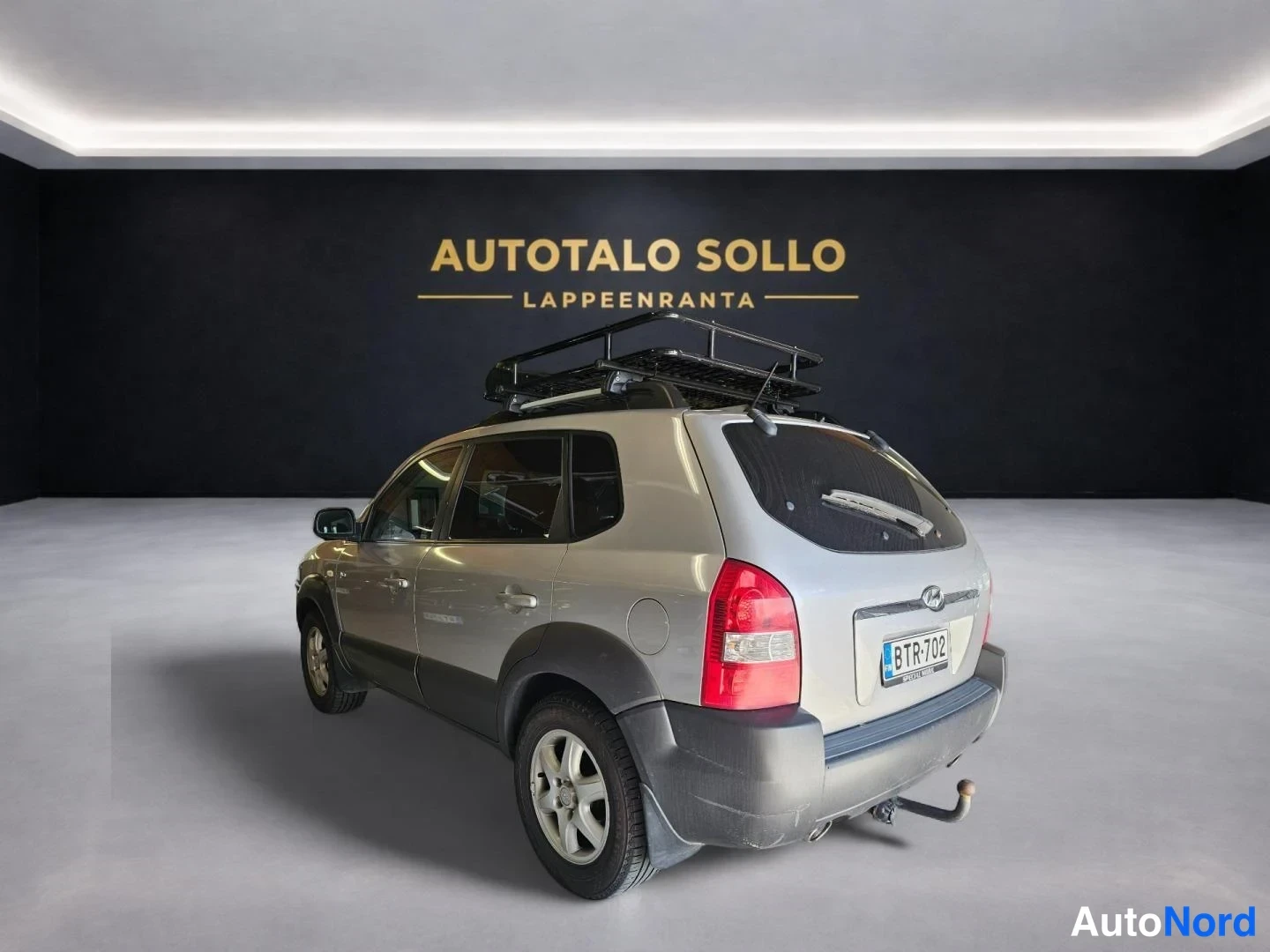 Harmaa Hyundai Tucson 2006, takaviisto, kuva 4