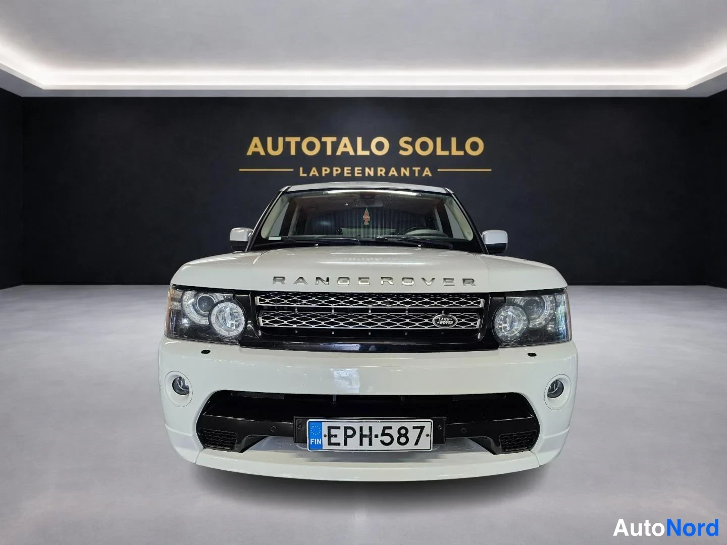 Valkoinen Land Rover Range Rover Sport 2011, edestä, kuva 3