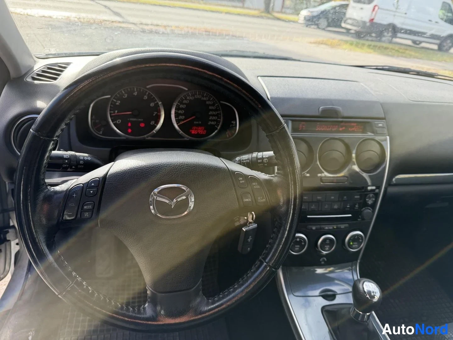 Harmaa Mazda 6 2007, ohjaamo, kuva 6