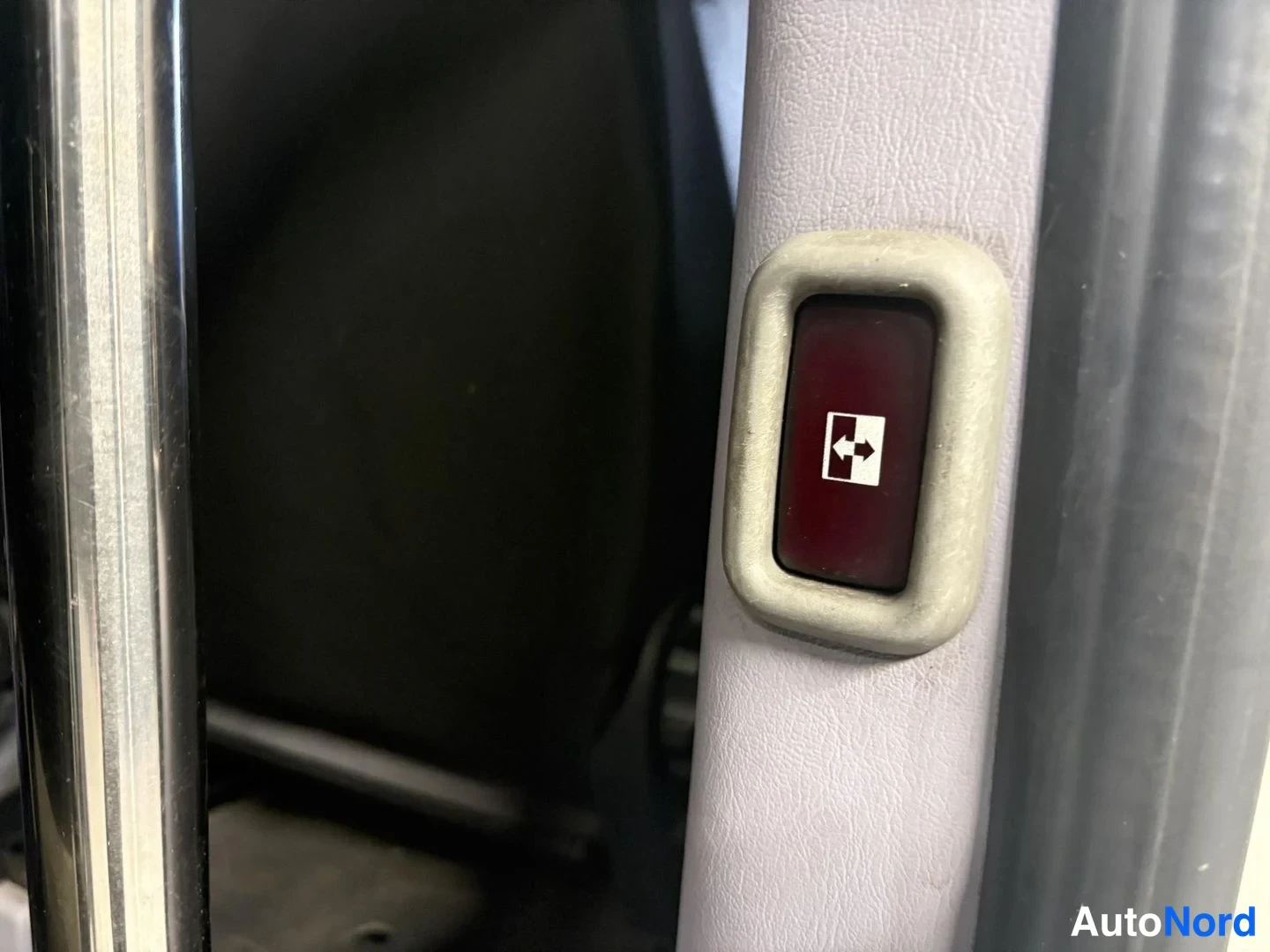 Sininen Mercedes-Benz Sprinter 2015, yksityiskohta, kuva 12