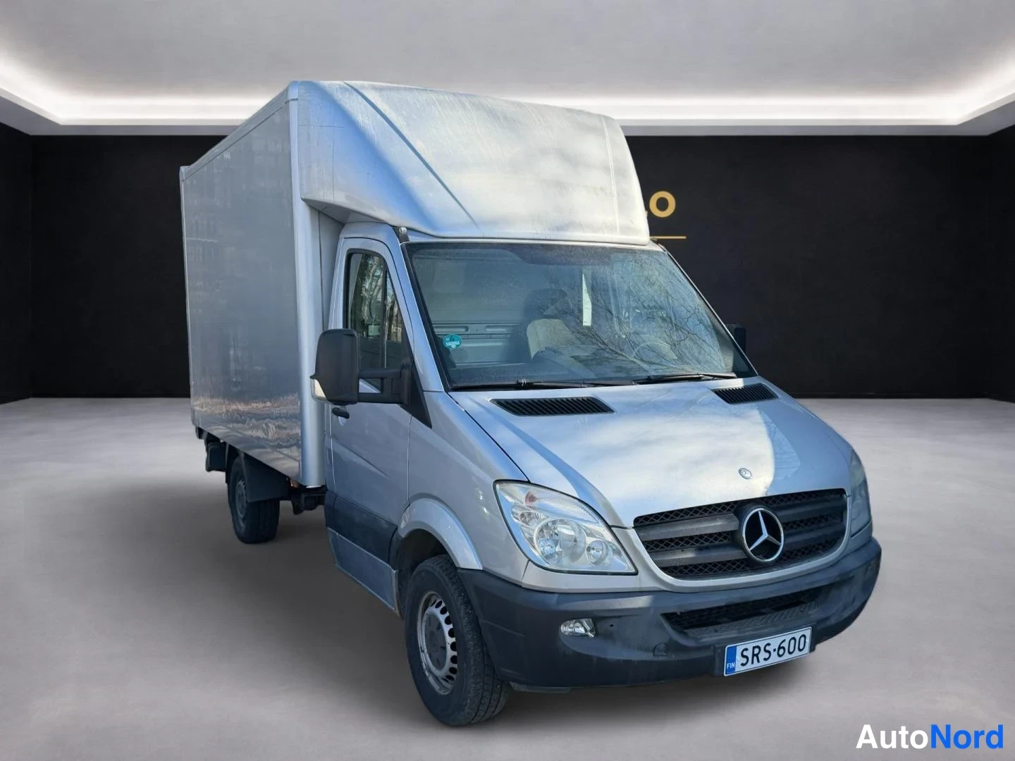 Harmaa Mercedes-Benz Sprinter 2010, etuviisto, keula oikealle, kuva 4