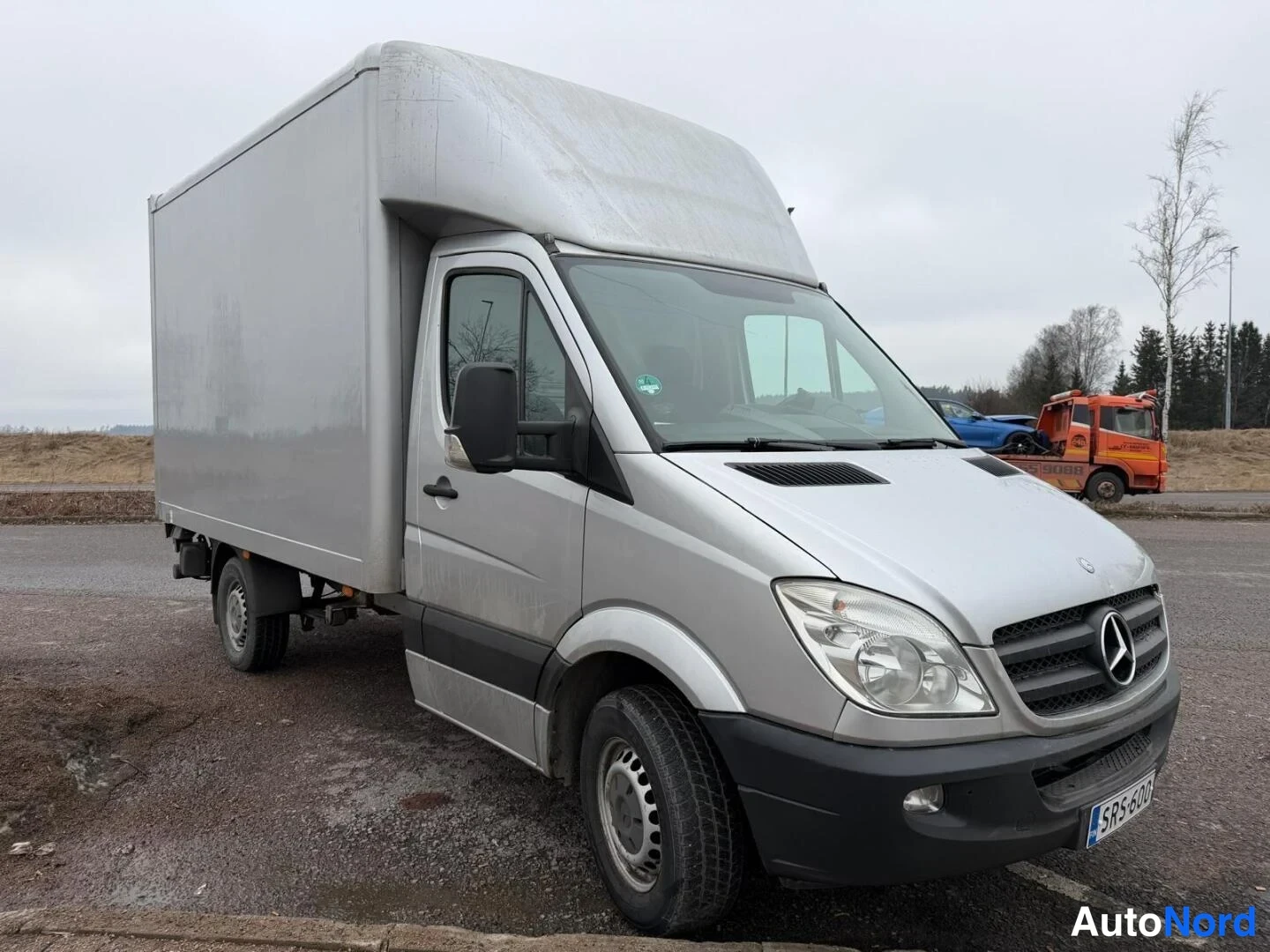 Harmaa Mercedes-Benz Sprinter 2010, etuviisto, keula oikealle, kuva 5