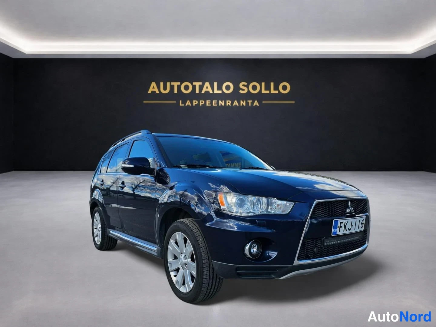 Sininen Mitsubishi Outlander 2012, etuviisto, keula oikealle, kuva 2