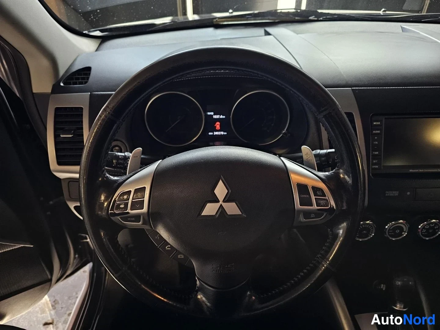 Sininen Mitsubishi Outlander 2012, ohjaamo, kuva 10