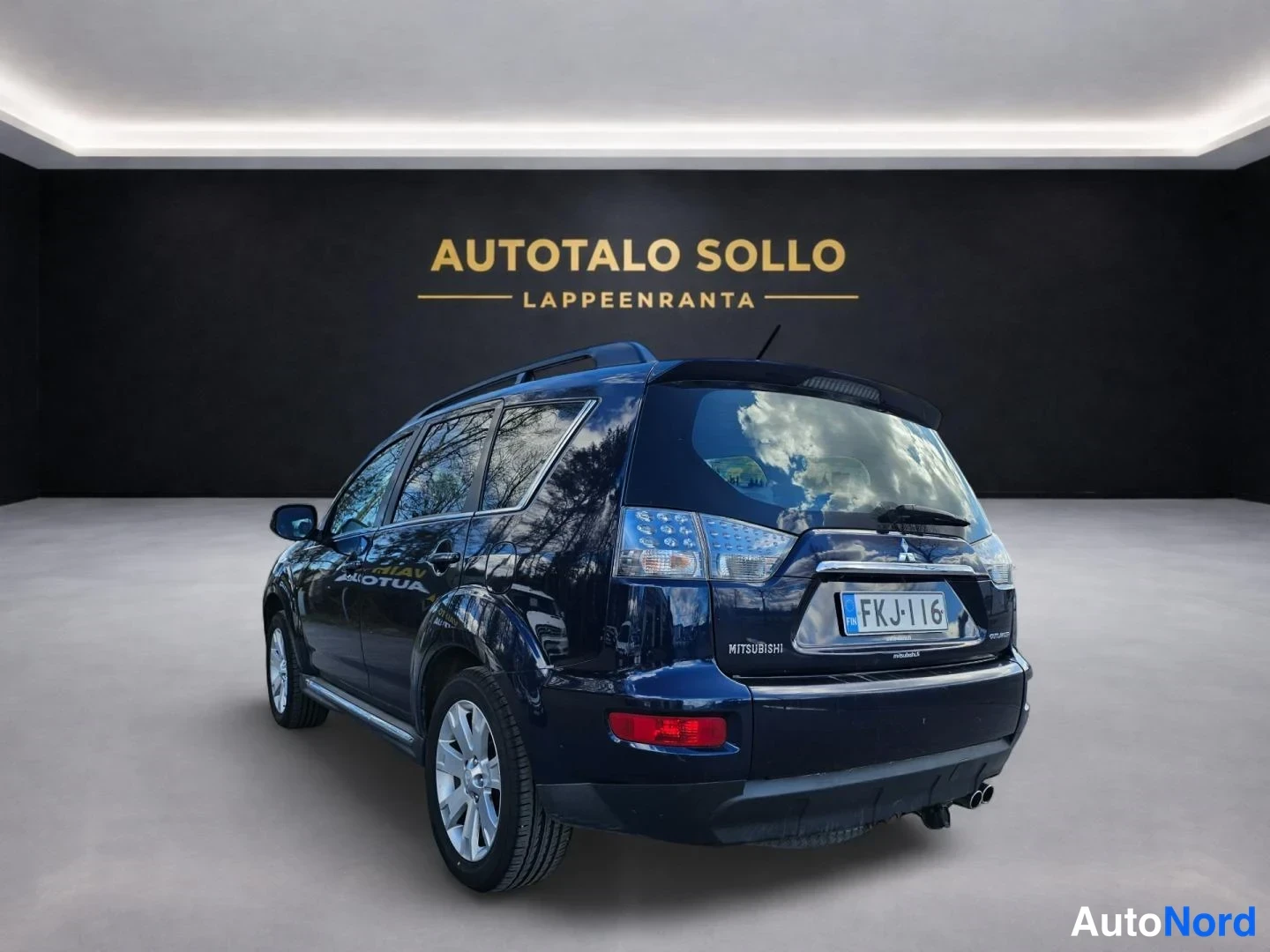 Sininen Mitsubishi Outlander 2012, takaviisto, kuva 7