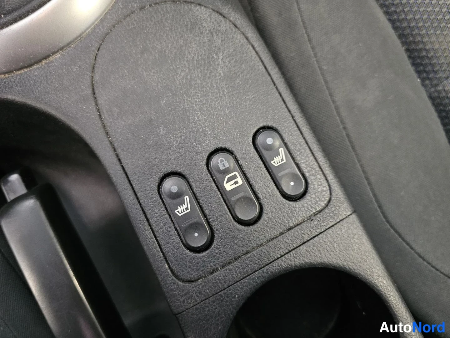 Ruskea Nissan Qashqai+2 2009, yksityiskohta, kuva 18