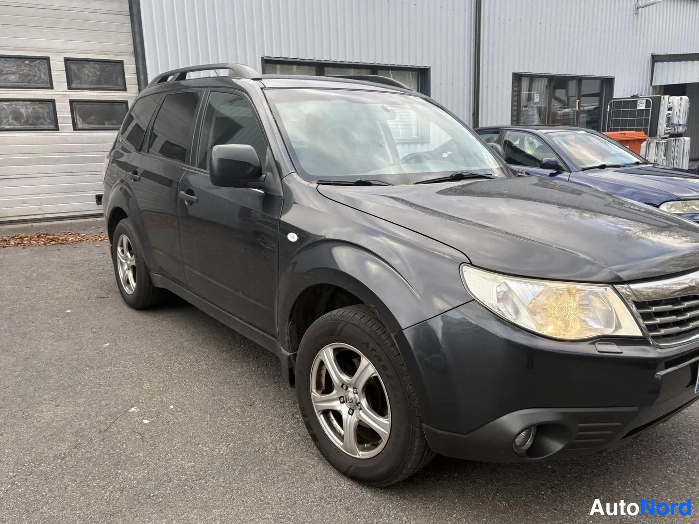 Harmaa Subaru Forester 2009, etuviisto, keula oikealle, kuva 2