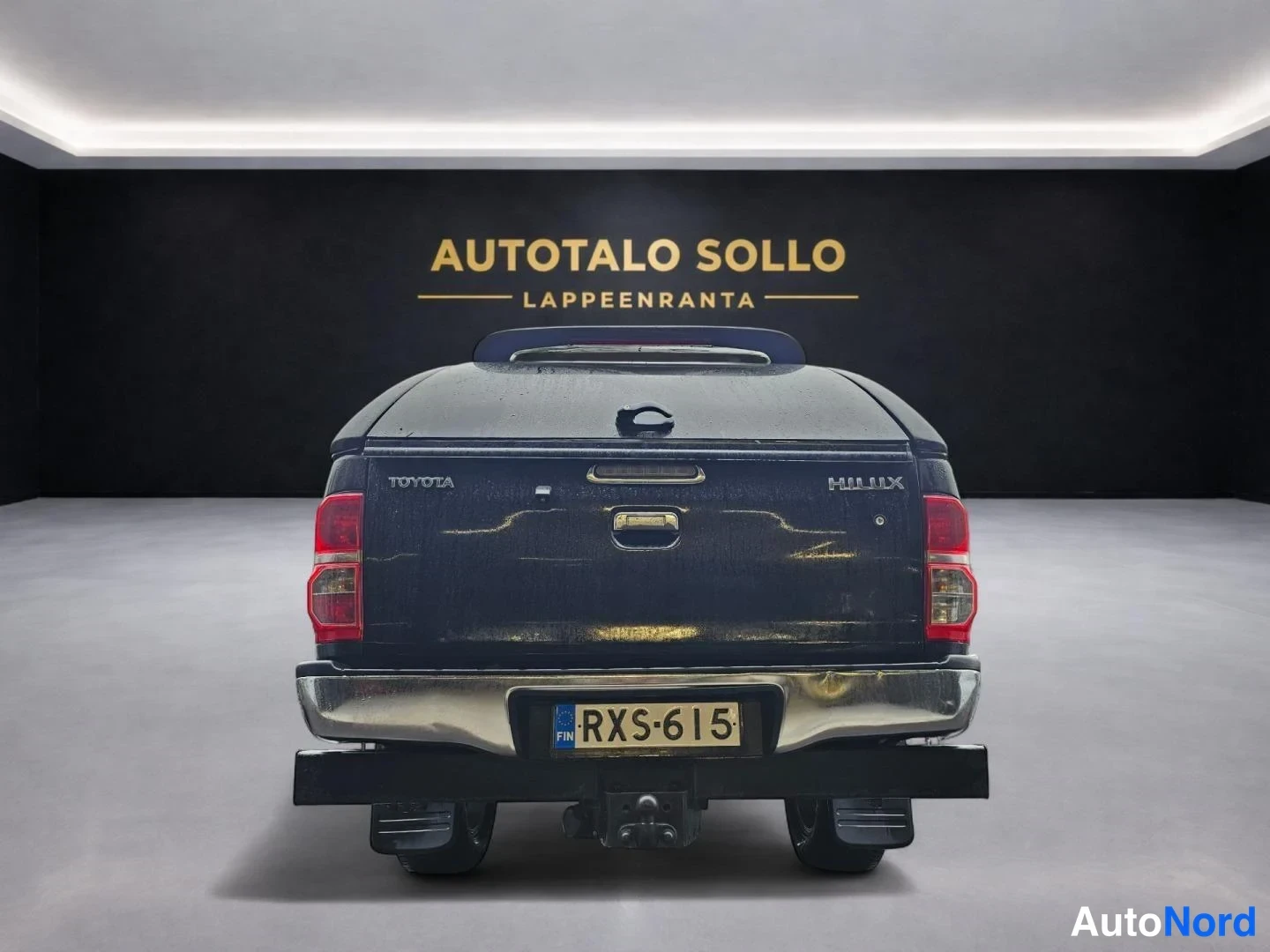 Black Toyota Hilux 2013, rear, photo 6