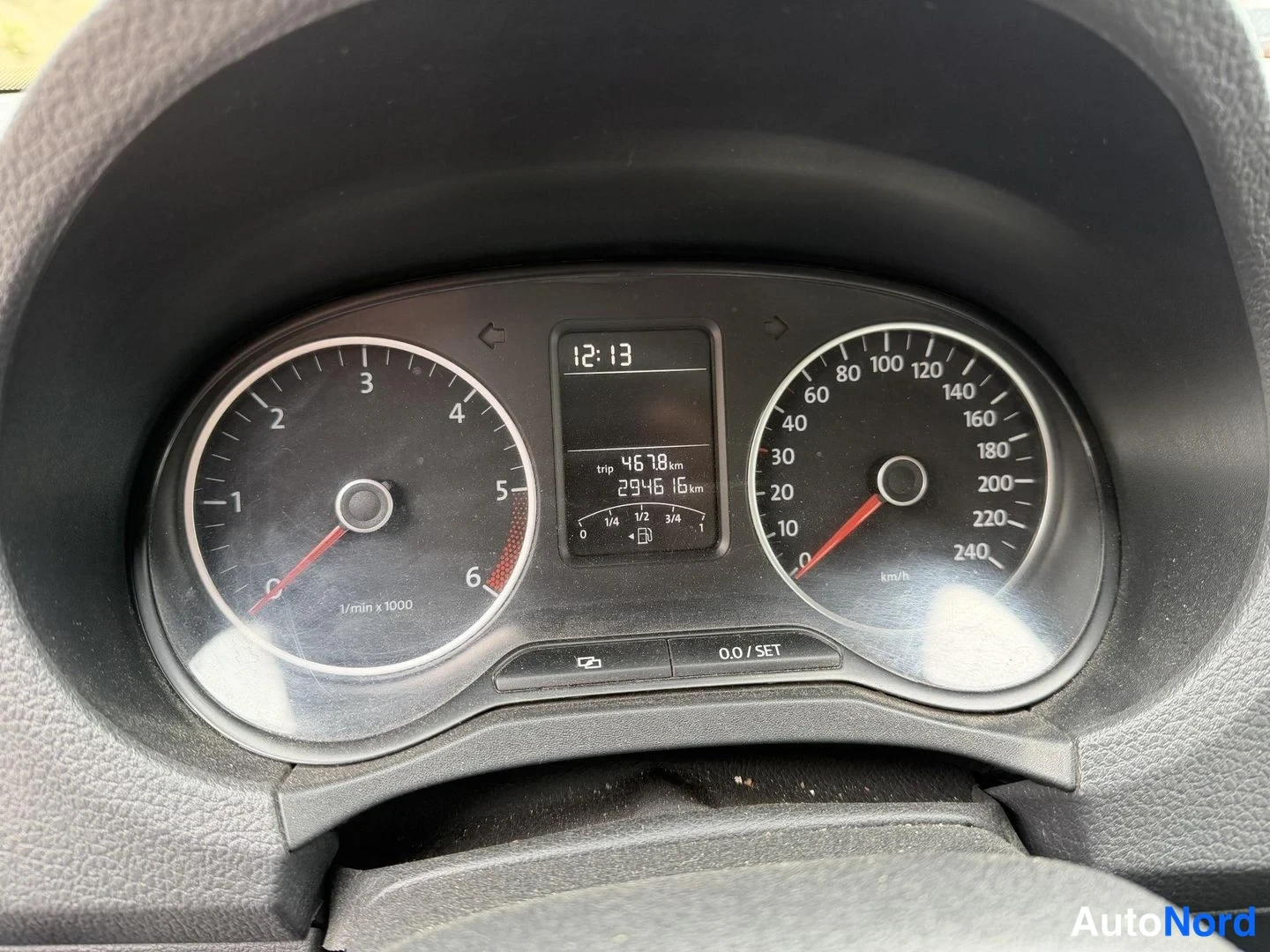 Harmaa Volkswagen Amarok 2012, yksityiskohta, kuva 11