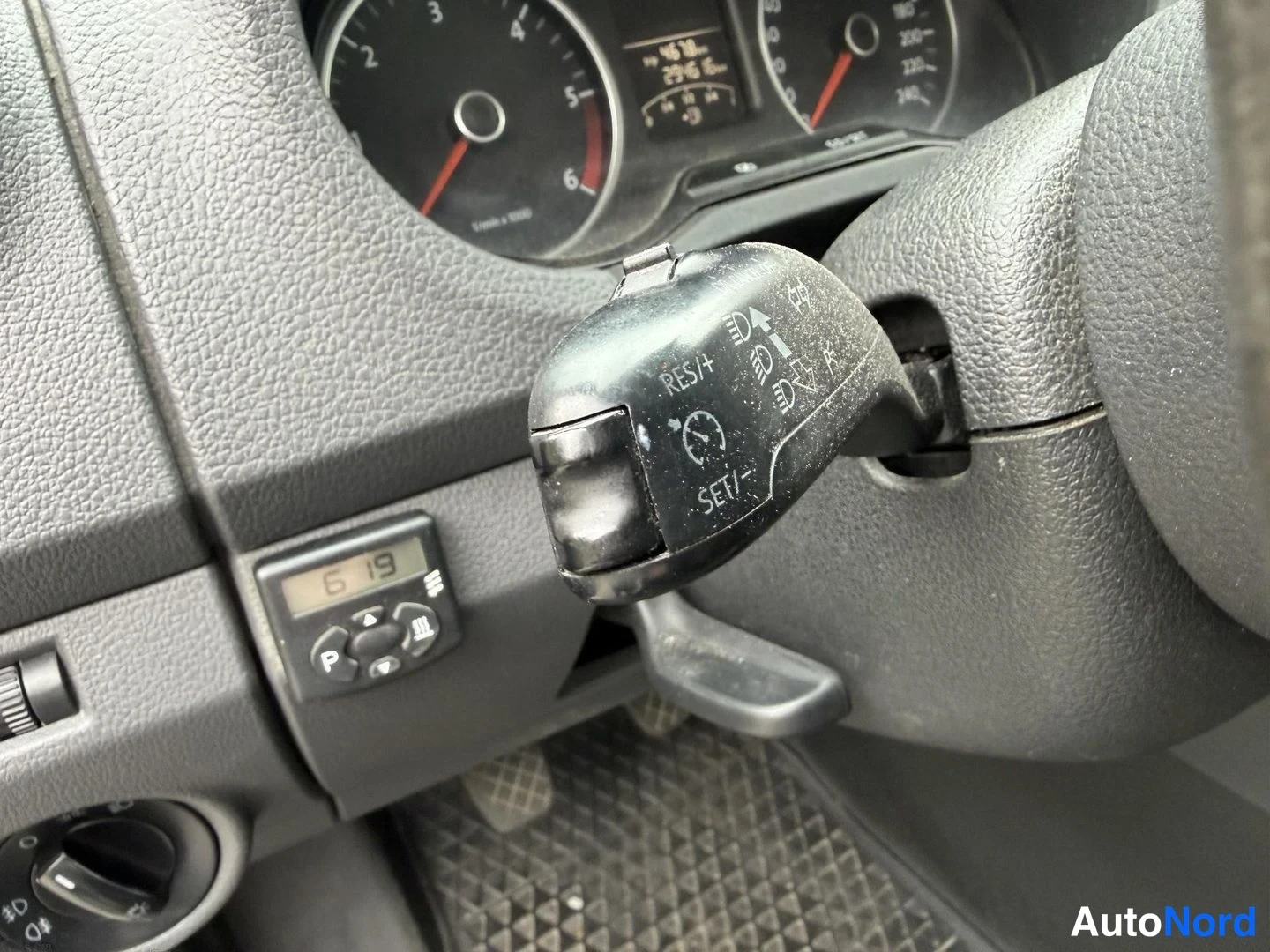 Harmaa Volkswagen Amarok 2012, yksityiskohta, kuva 14