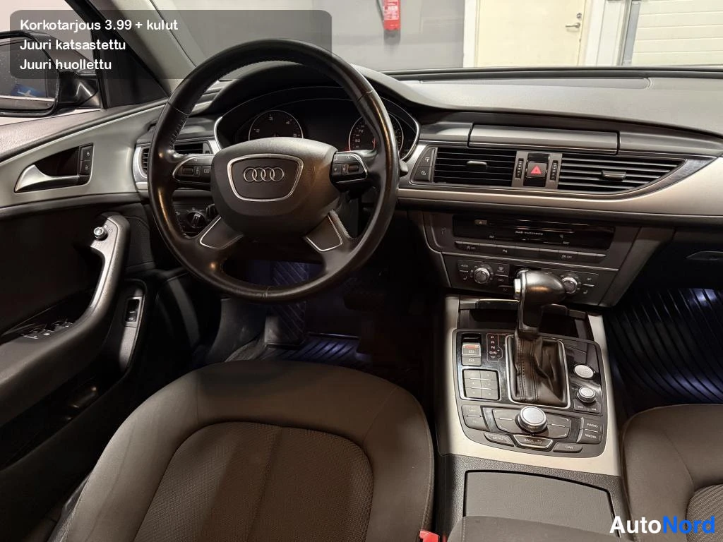 Musta Audi A6 2012, ohjaamo, kuva 10