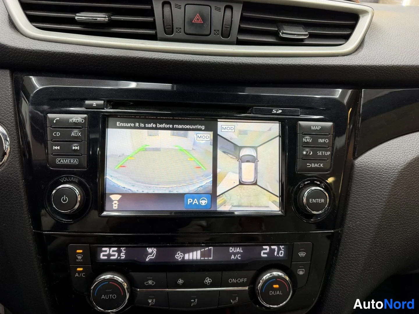 Musta Nissan Qashqai 2014, yksityiskohta, kuva 13