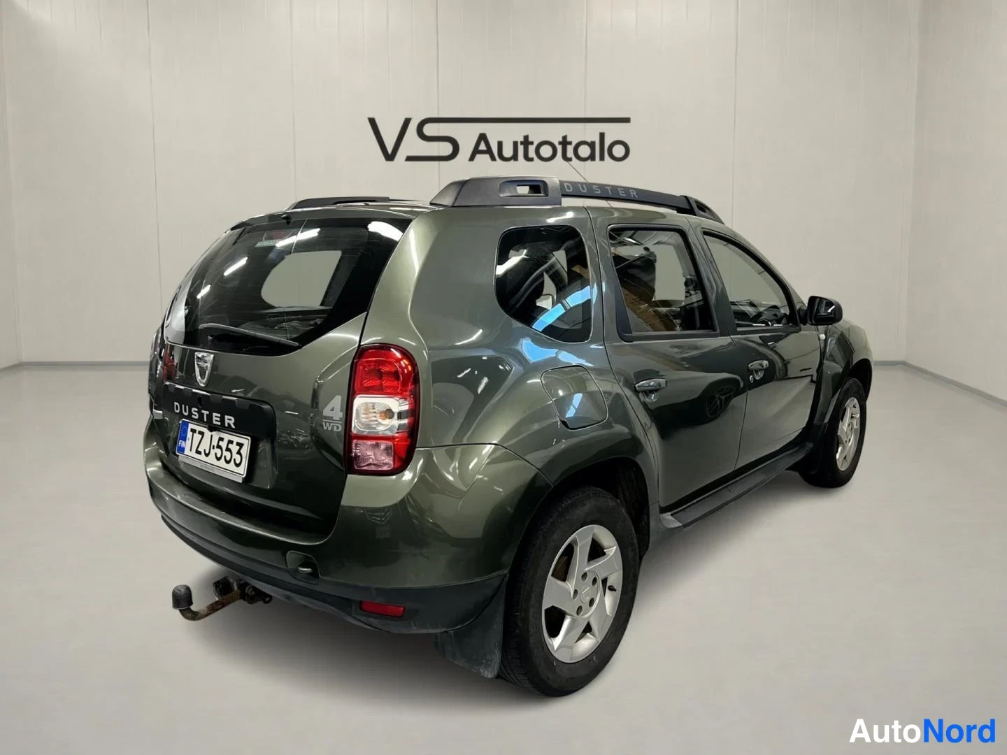 Vihreä Dacia Duster 2014, takaviisto, kuva 4