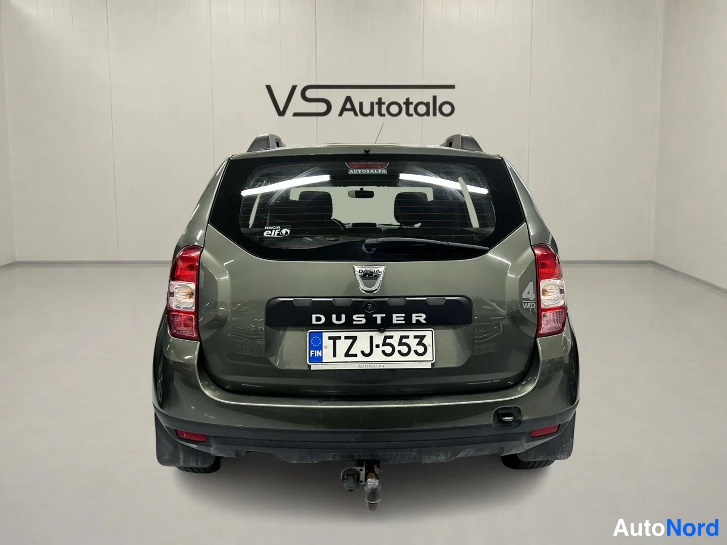 Vihreä Dacia Duster 2014, takaa, kuva 6