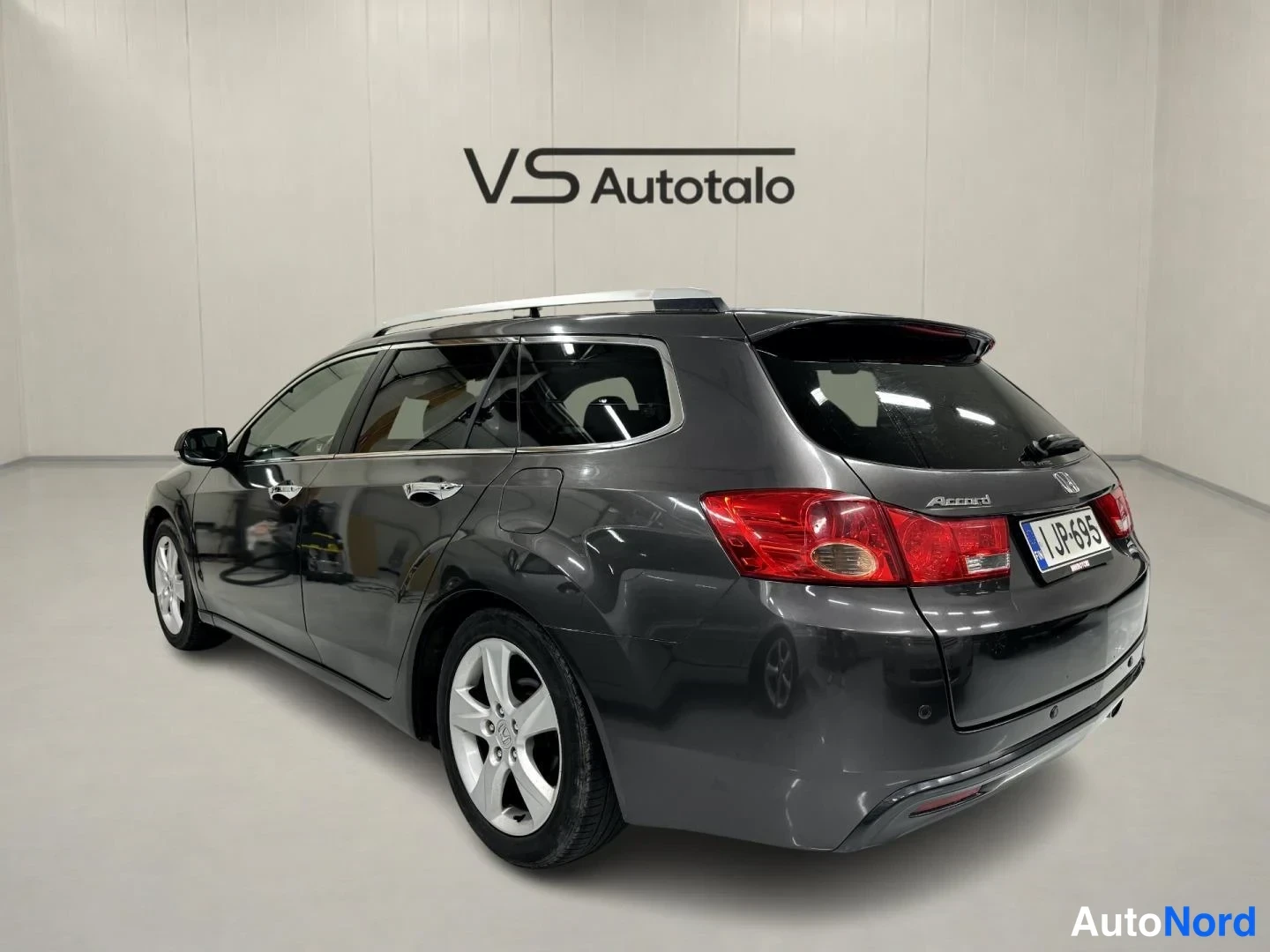Harmaa Honda Accord Tourer 2011, takaviisto, kuva 6