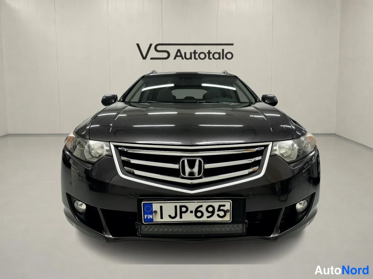 Harmaa Honda Accord Tourer 2011, edestä, kuva 4