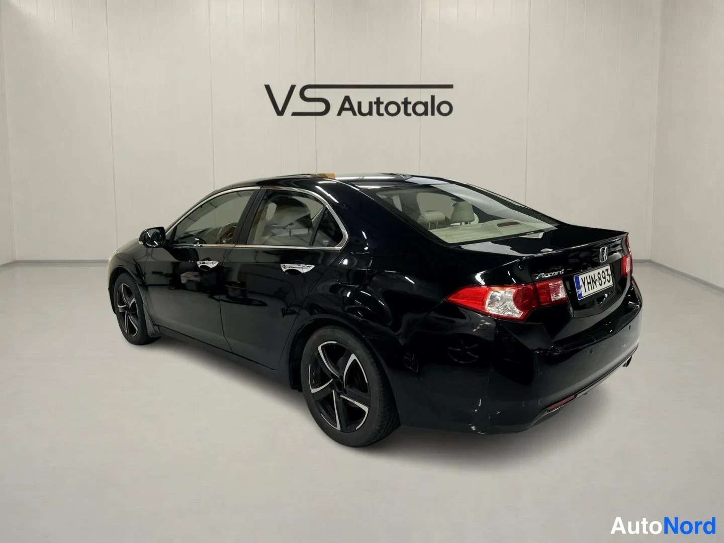 Musta Honda Accord 2008, takaviisto, kuva 5
