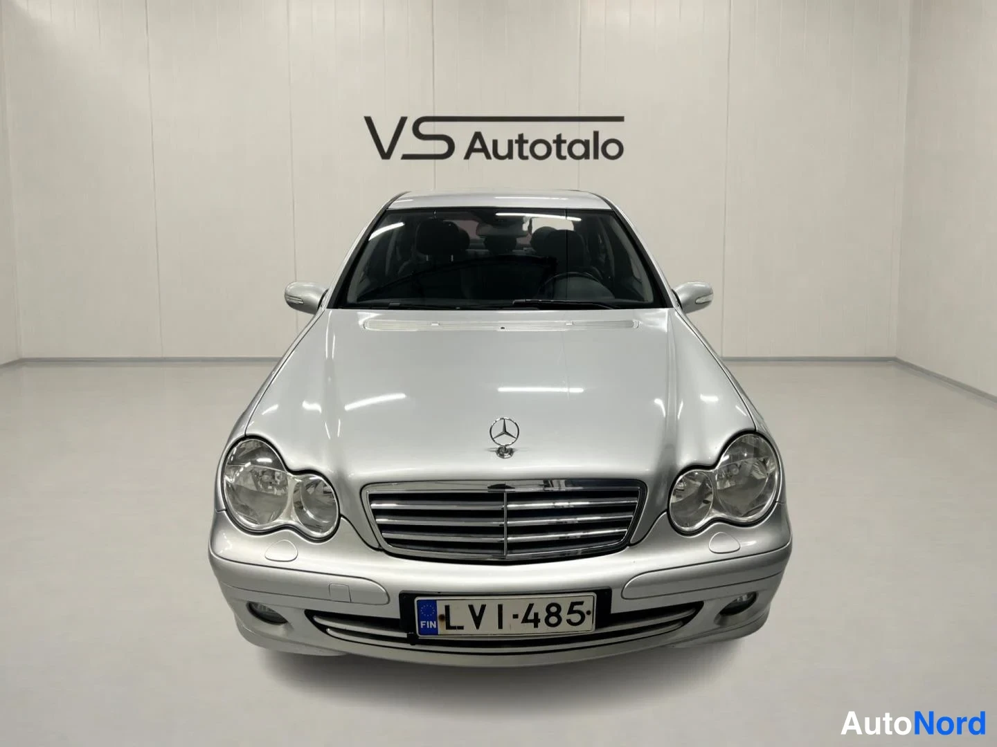 Harmaa Mercedes-Benz C 230 2007, edestä, kuva 3