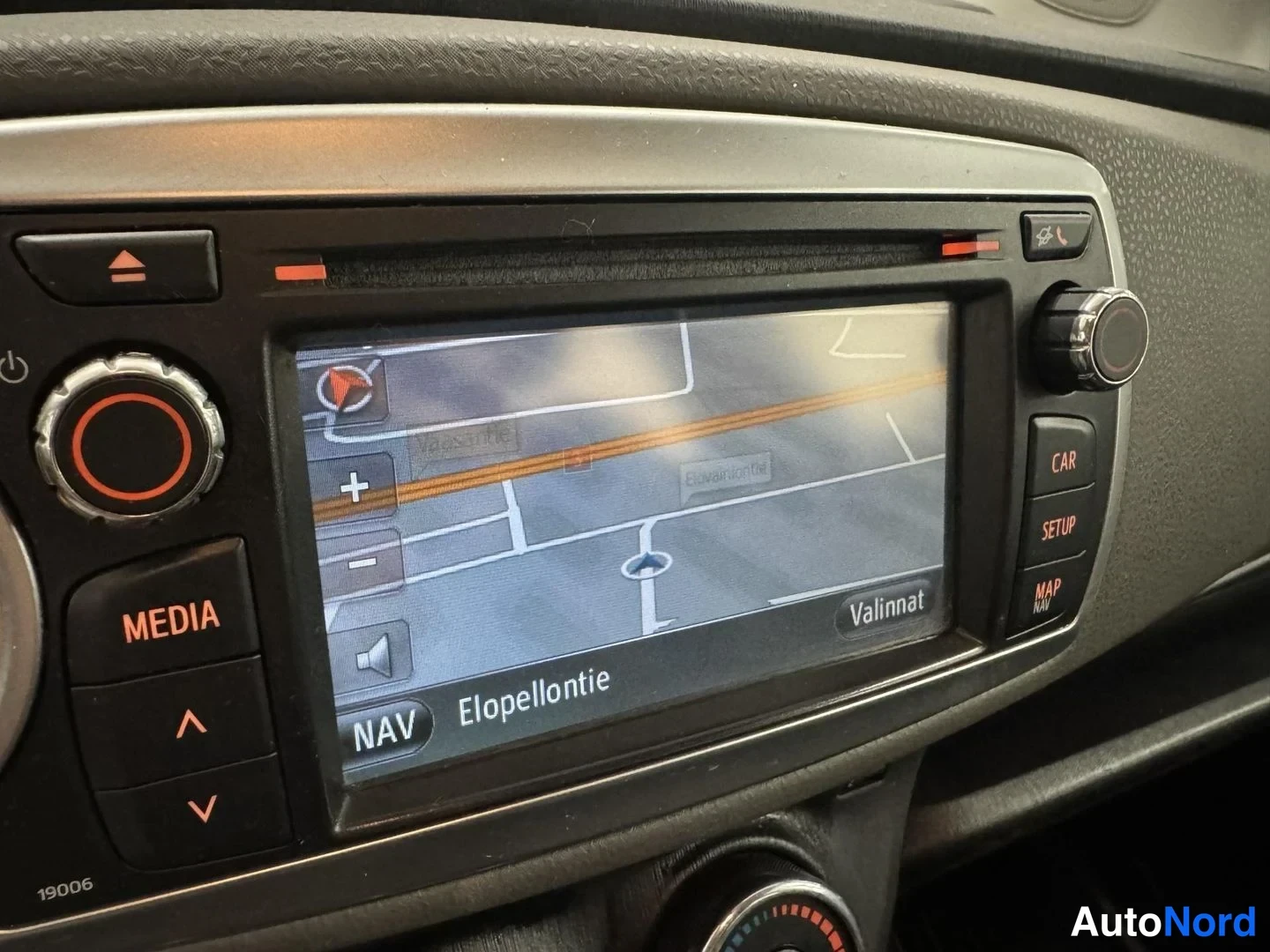 Sininen Toyota Yaris 2012, kuva 15