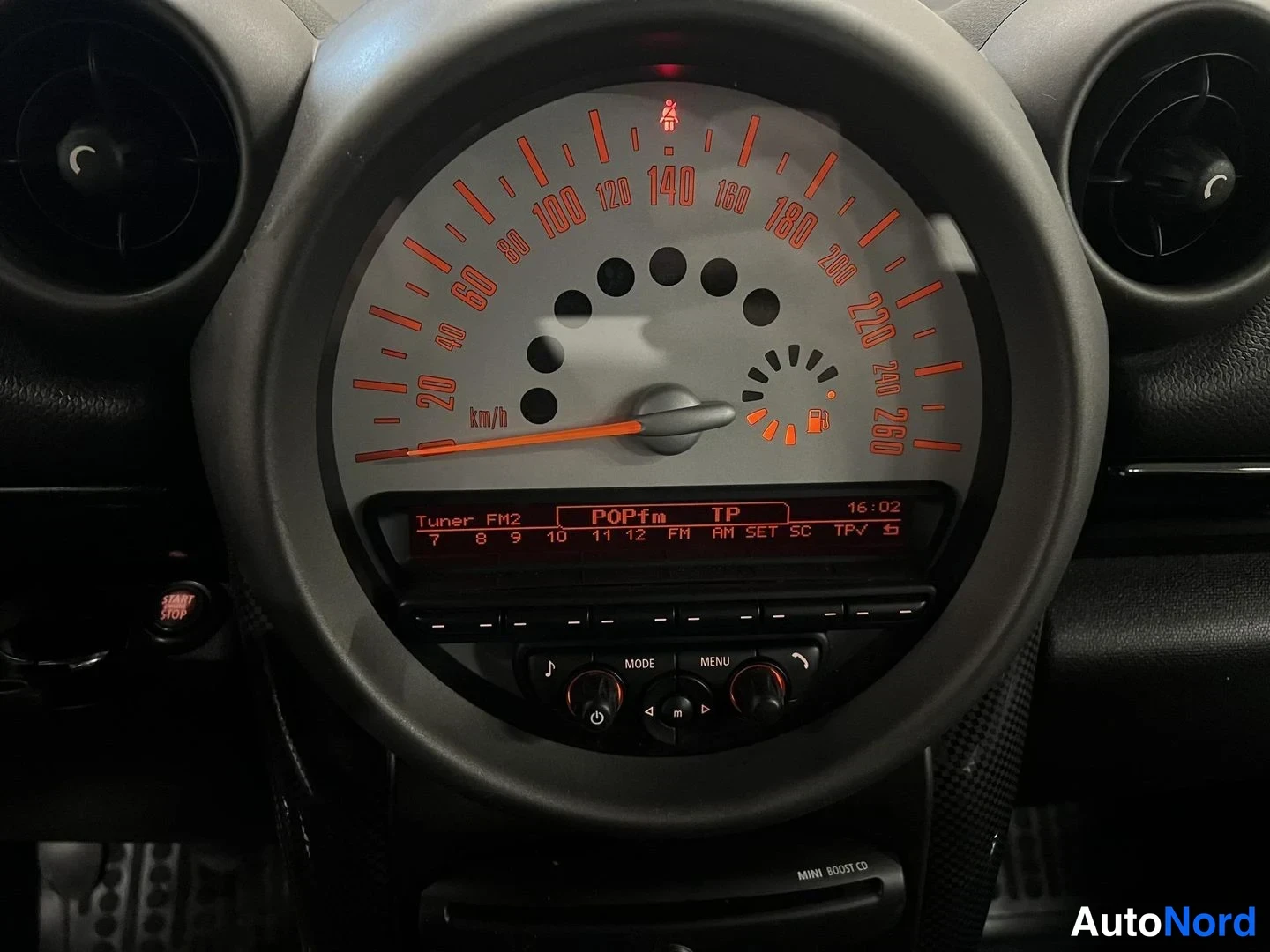 Punainen Mini Countryman 2011, kuva 16