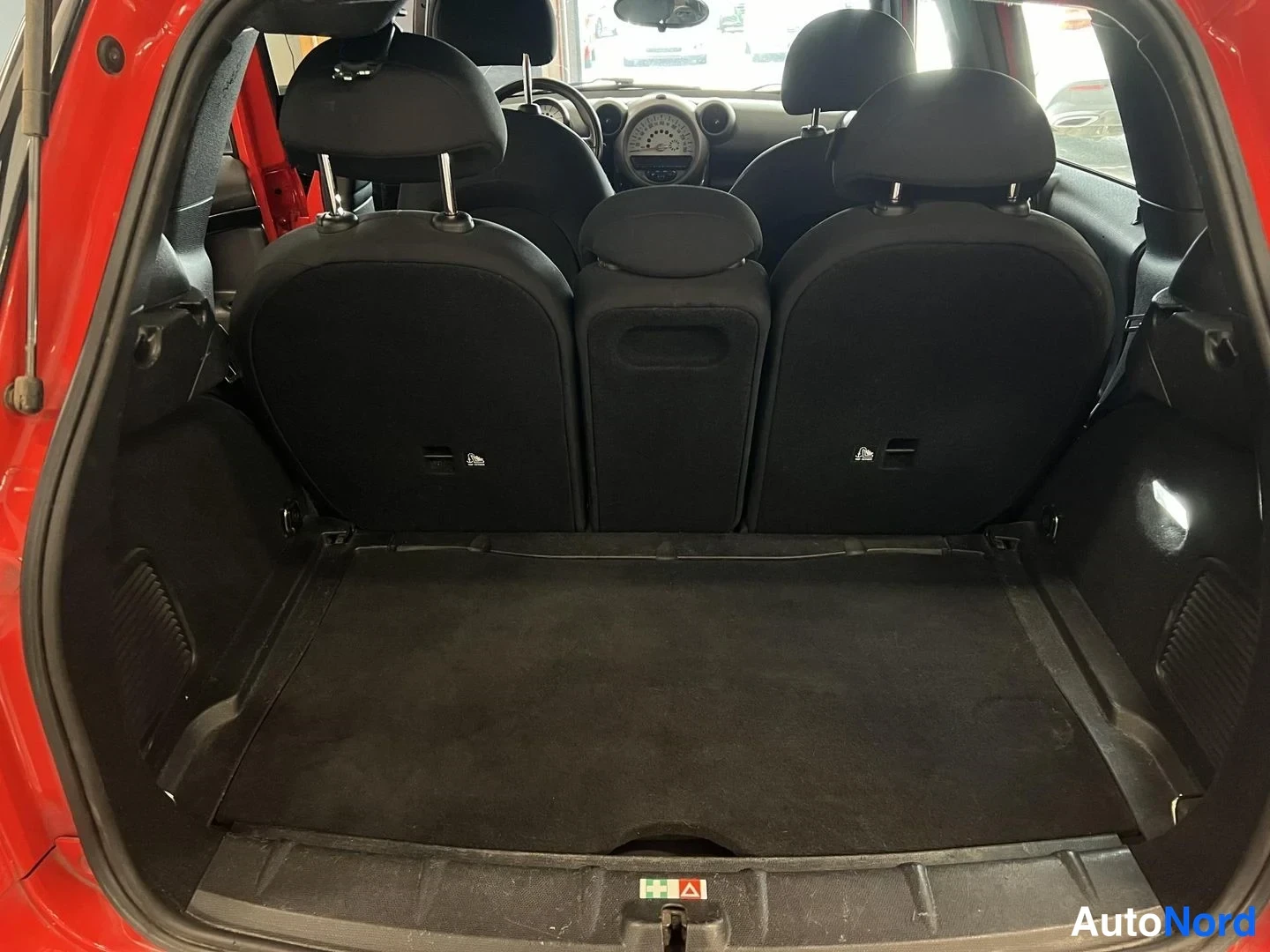 Punainen Mini Countryman 2011, tavaratila, kuva 11