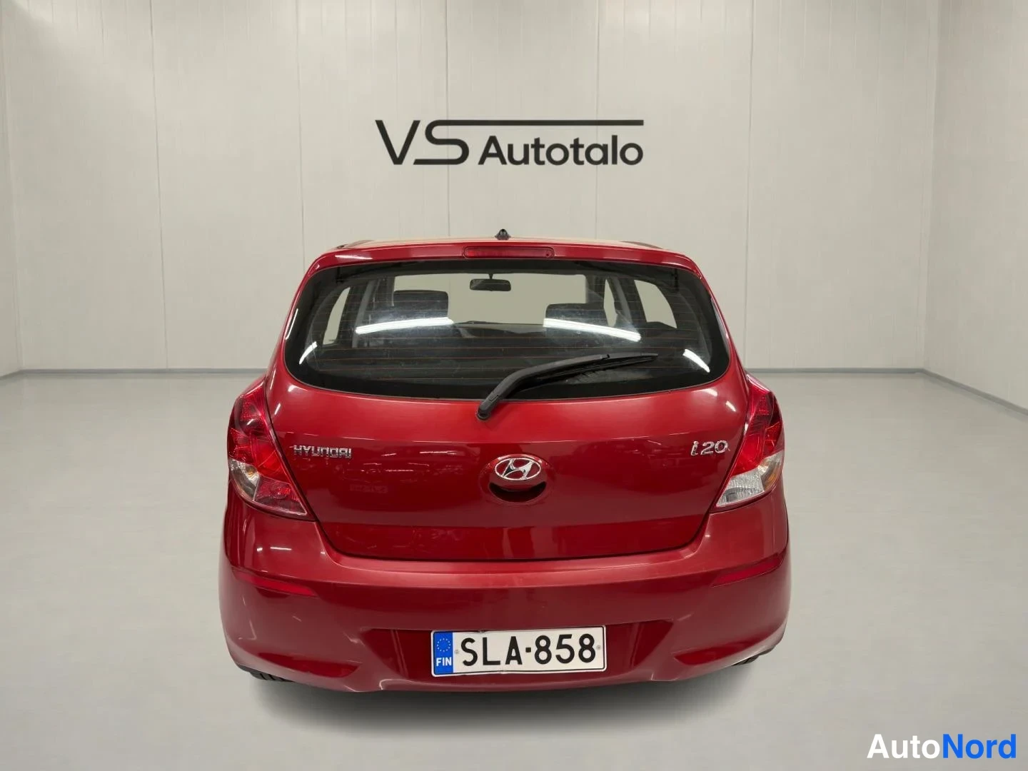 Punainen Hyundai i20 2014, takaa, kuva 6