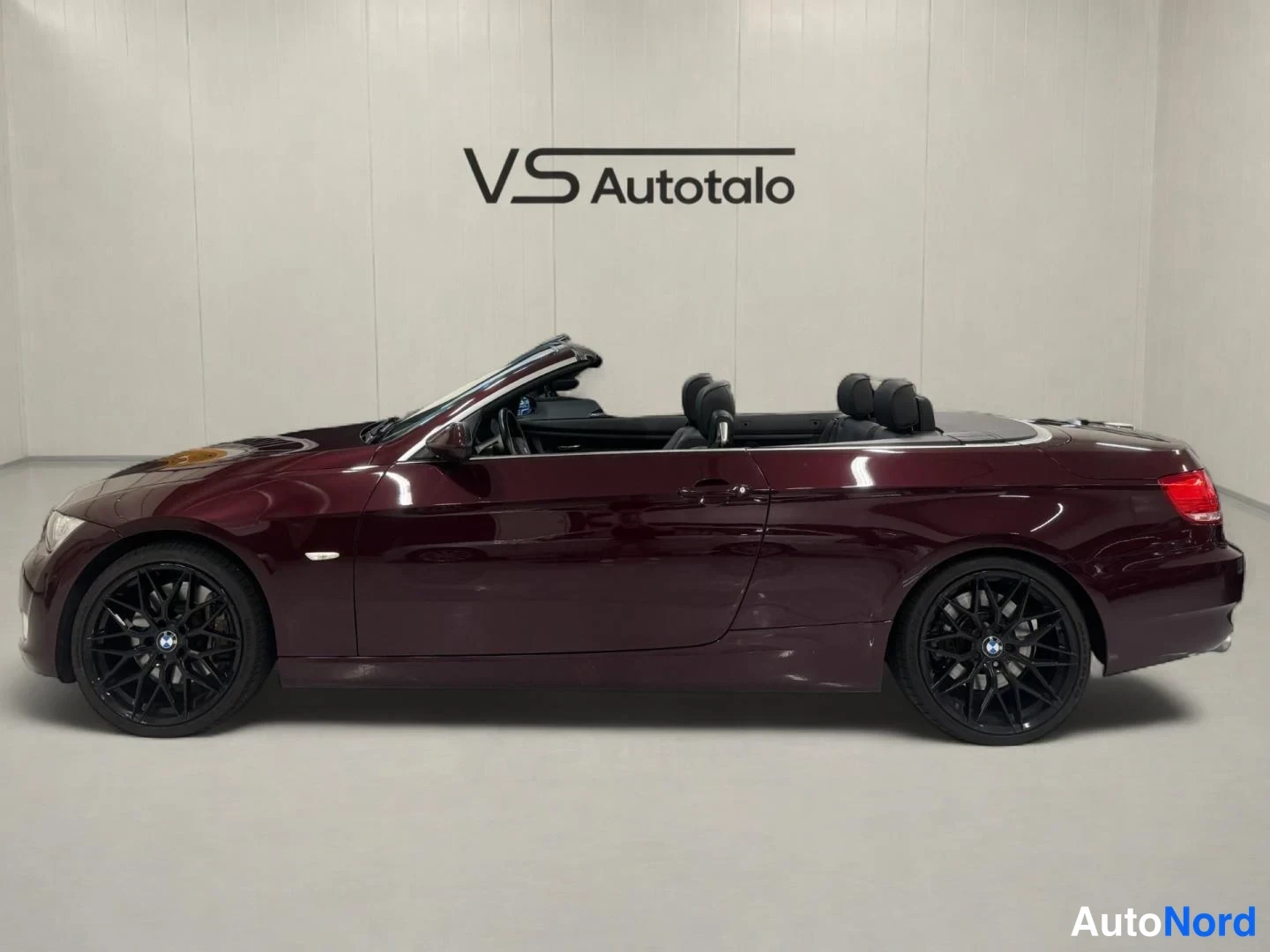 Violetti BMW 330i 2008, sivulta, kuva 6
