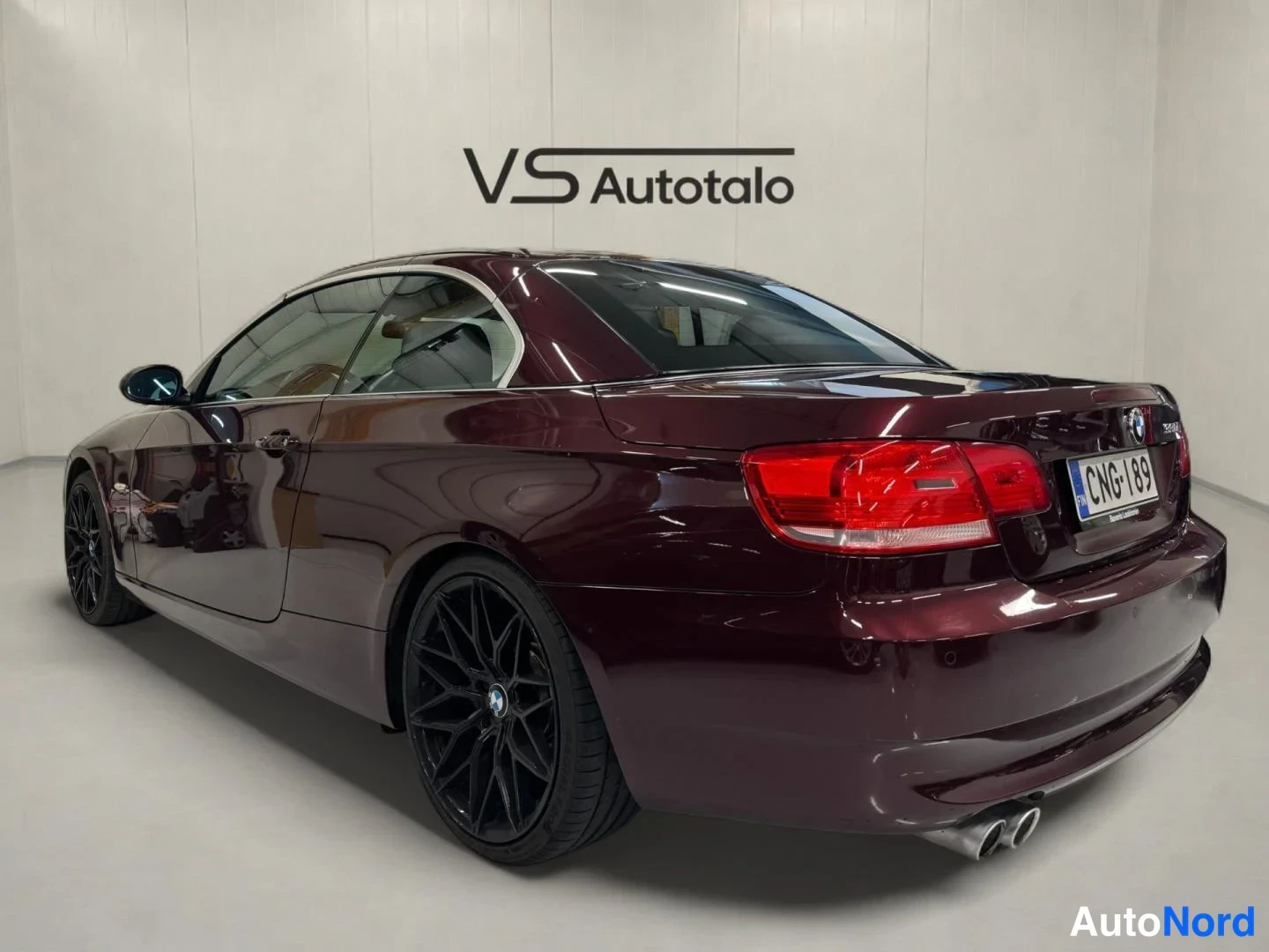 Violetti BMW 330i 2008, takaviisto, kuva 9