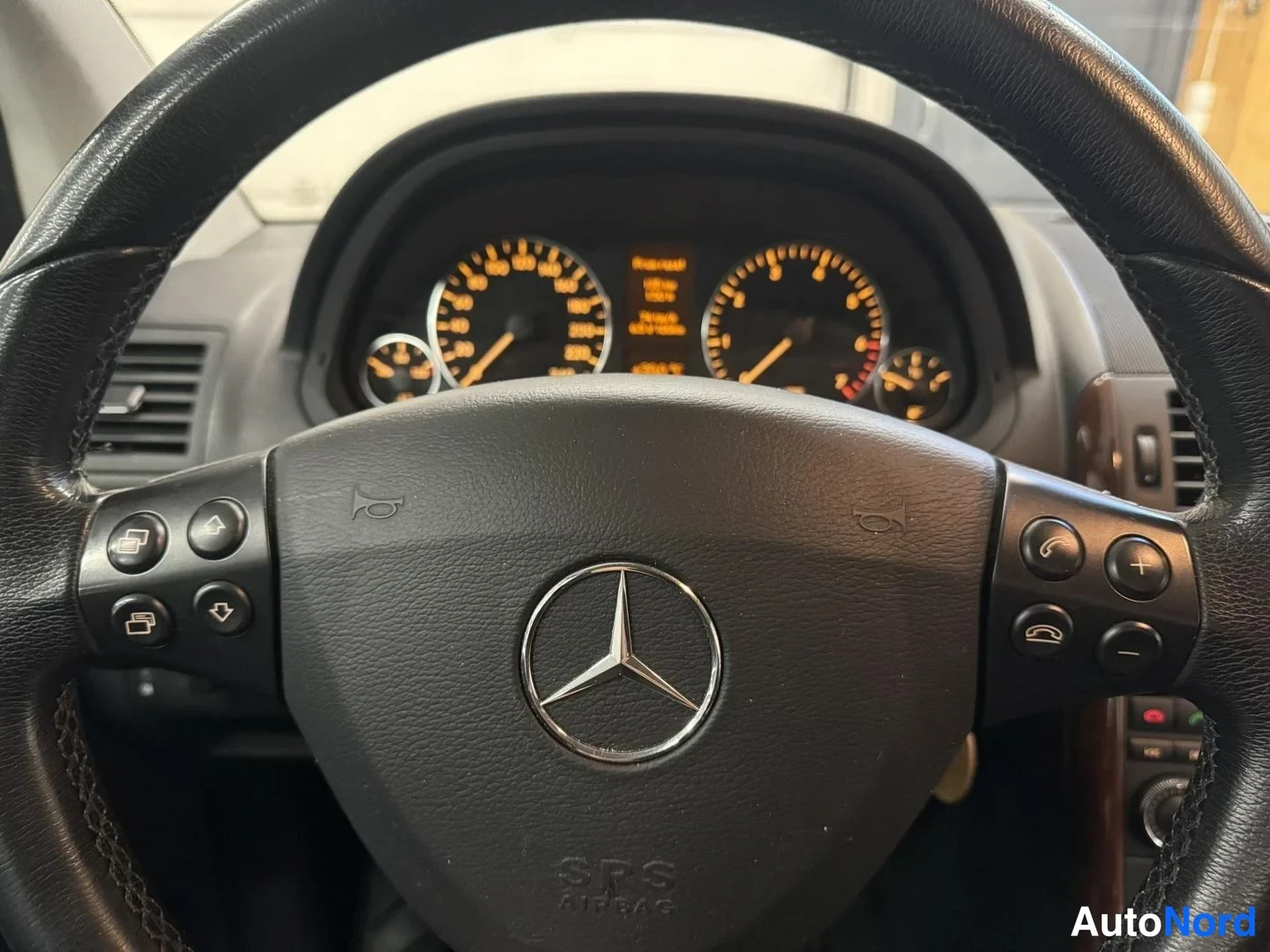 Harmaa Mercedes-Benz A 160 2010, yksityiskohta, kuva 13