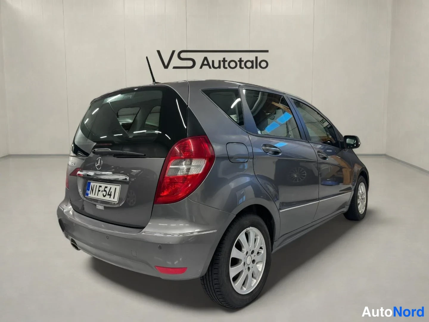 Harmaa Mercedes-Benz A 160 2010, takaviisto, kuva 5